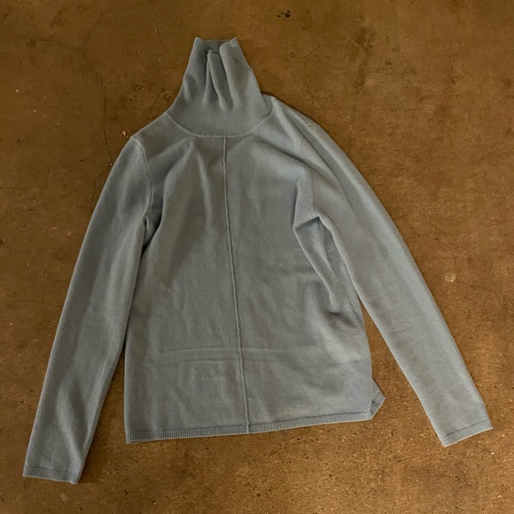 Blue cashmere turtleneck sweater - Picture 4 of 6